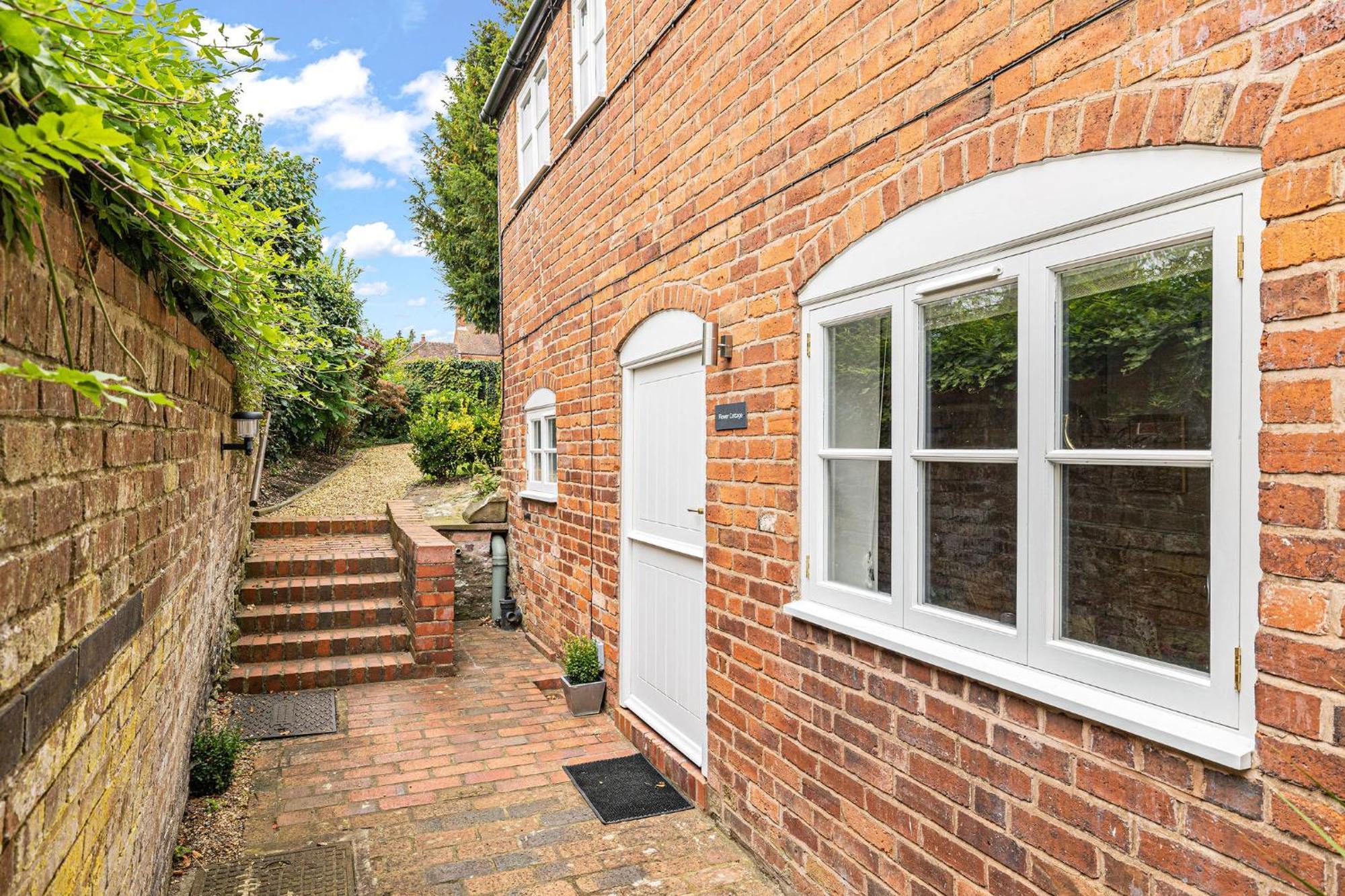 Bell Cottage By Ludlow Castle With Onsite Parking Exterior photo