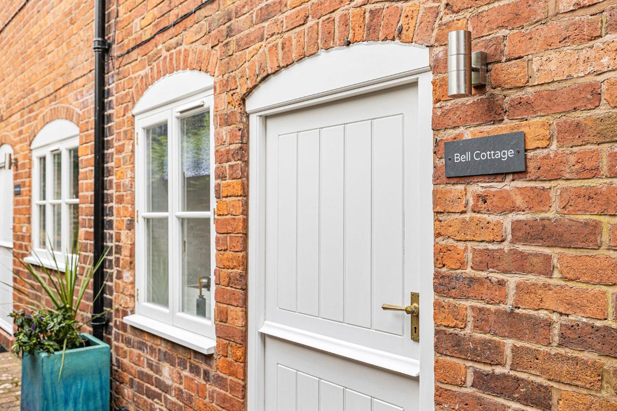 Bell Cottage By Ludlow Castle With Onsite Parking Exterior photo