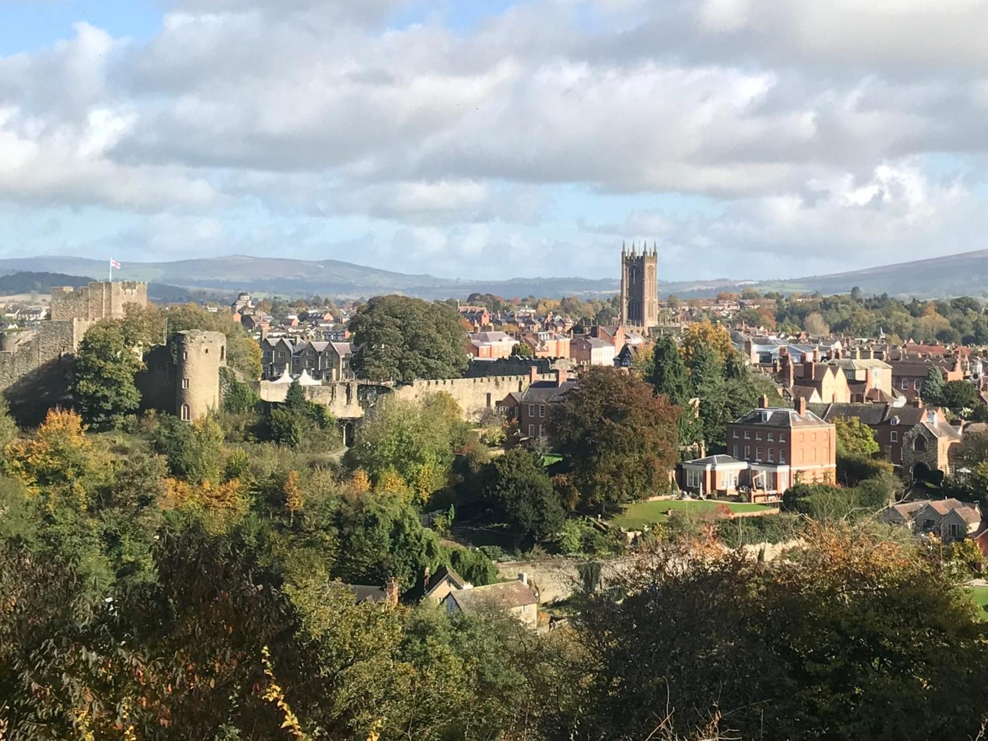 Bell Cottage By Ludlow Castle With Onsite Parking Exterior photo